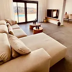 Taiyo Mykonos * سوبر بارادايس بيتش